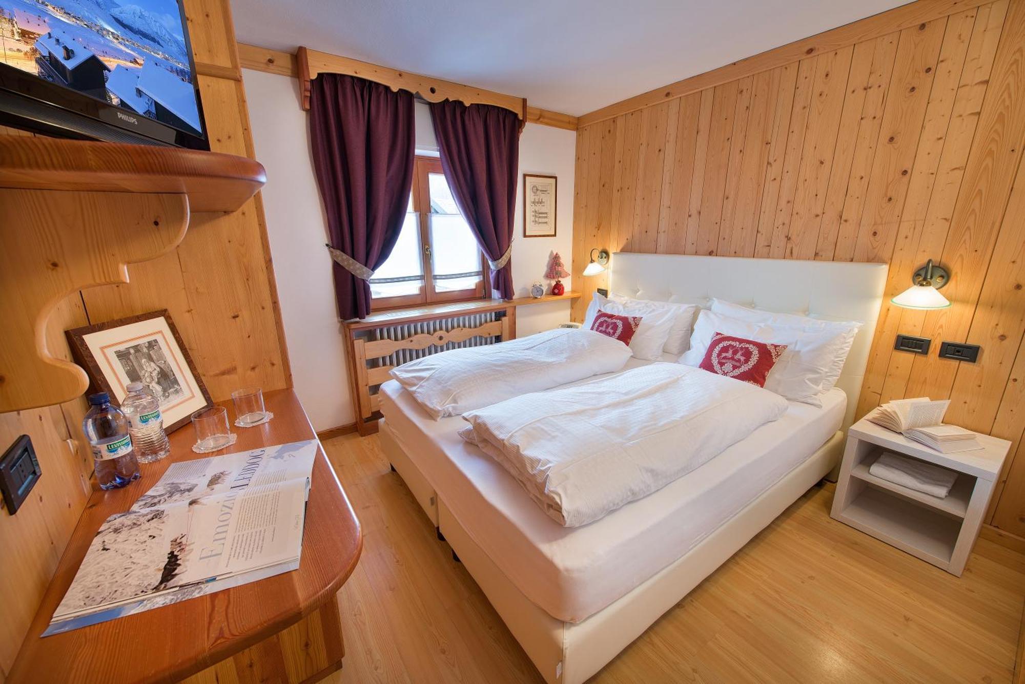 Hotel Posta Livigno Esterno foto