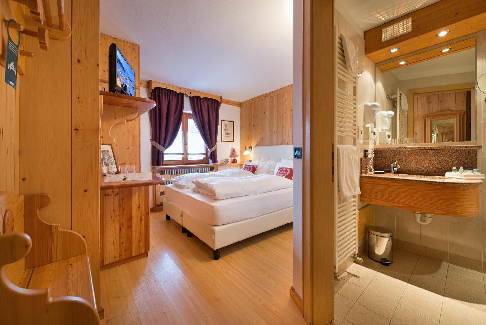 Hotel Posta Livigno Esterno foto