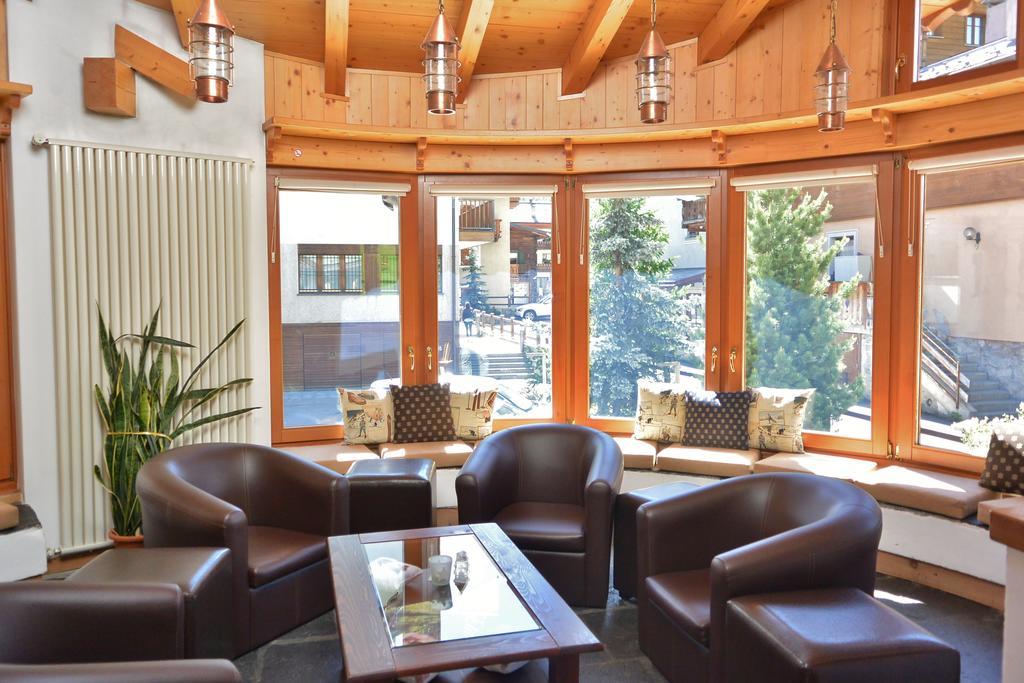 Hotel Posta Livigno Esterno foto