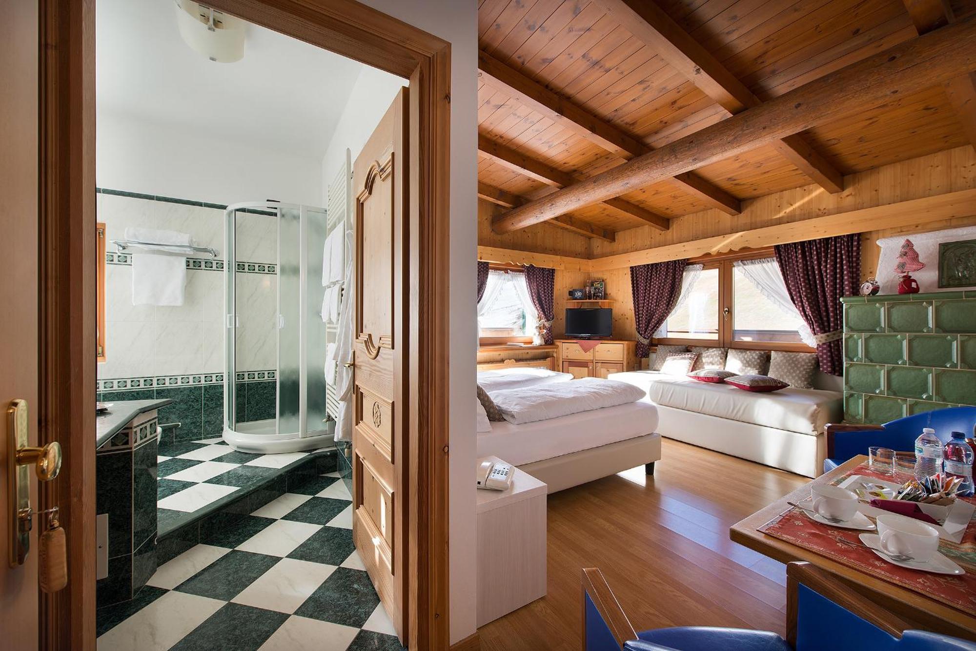 Hotel Posta Livigno Esterno foto