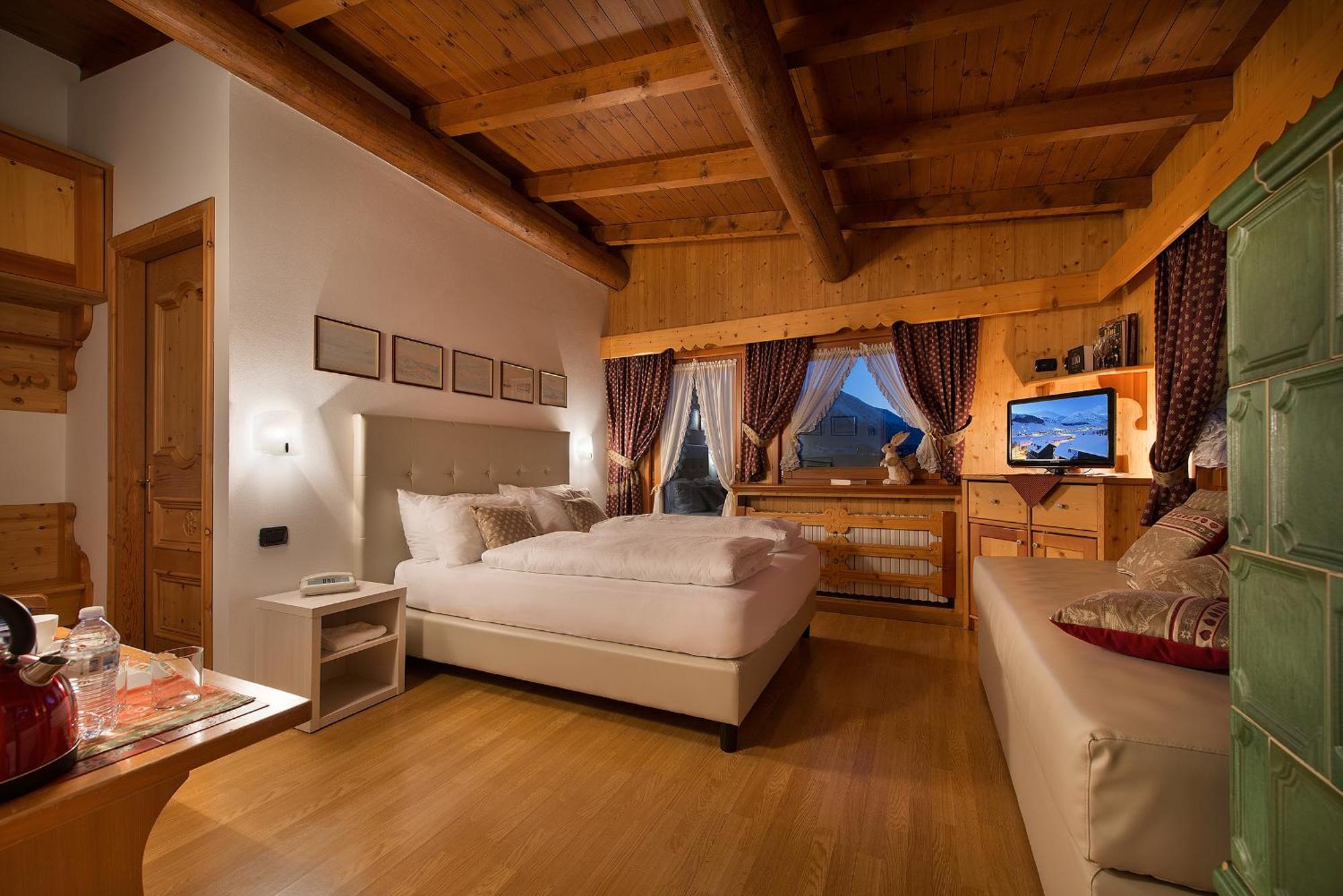 Hotel Posta Livigno Esterno foto