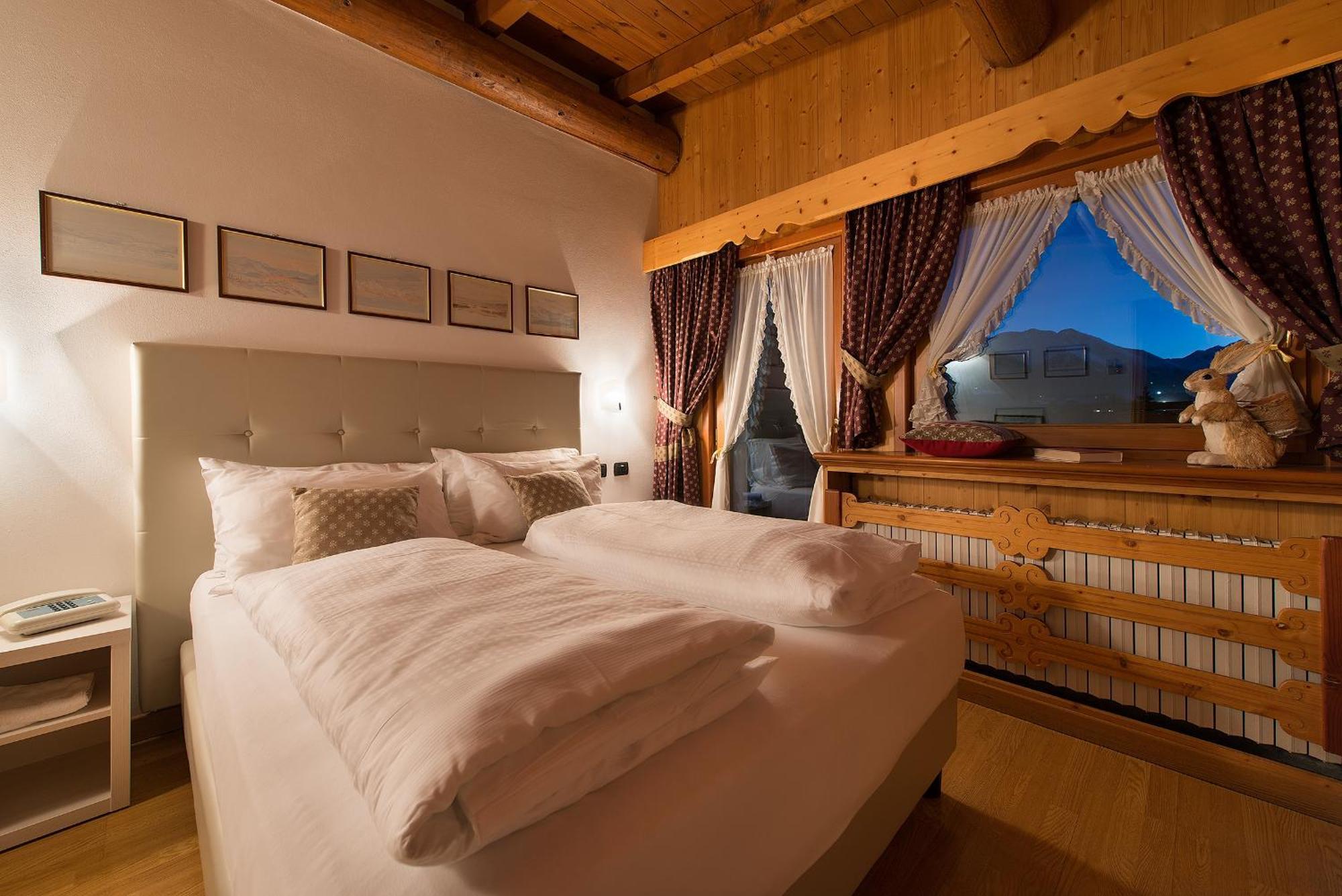 Hotel Posta Livigno Esterno foto