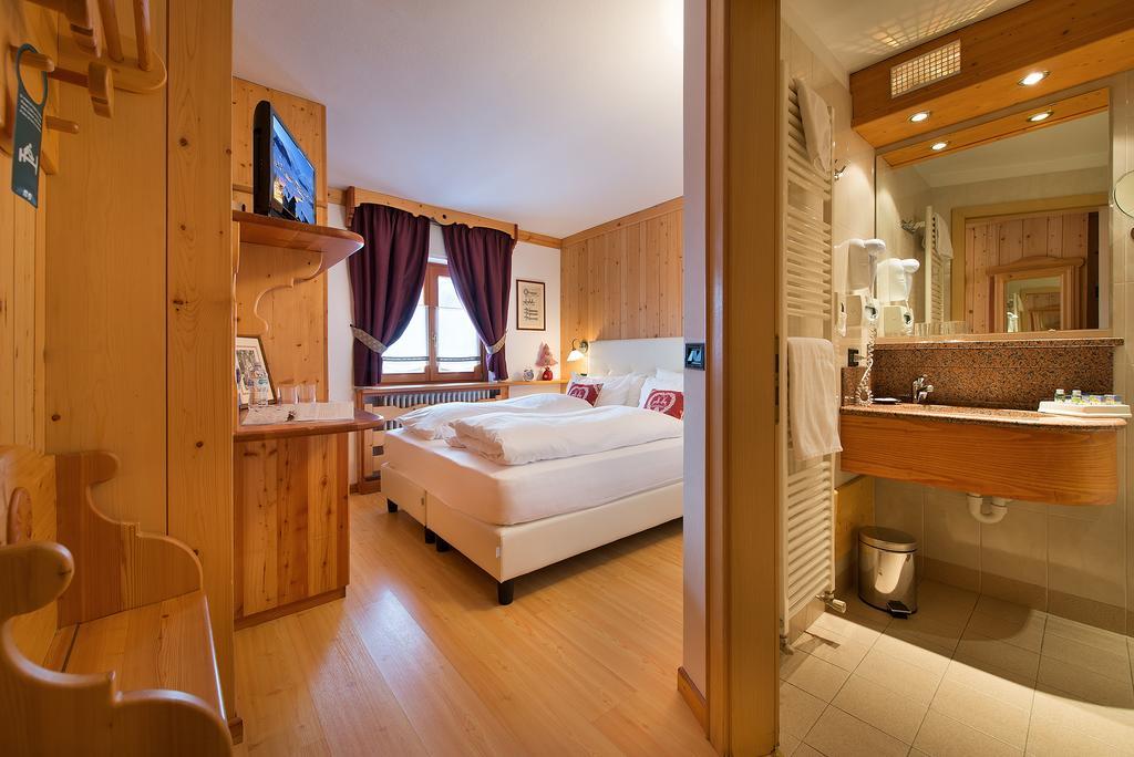 Hotel Posta Livigno Esterno foto